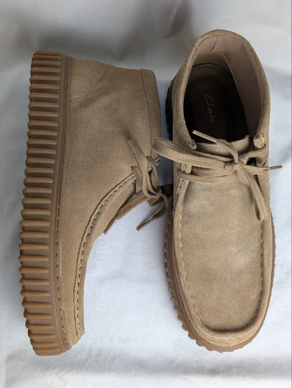 Clarks Men’s Suede Chukka Boots in Tan